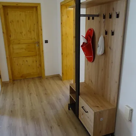 Apartment Familienfreundliche 65 Qm Am Reservat Vessertal Schleusingen